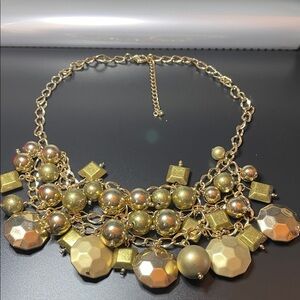 Elegant Gold Statement Necklace
